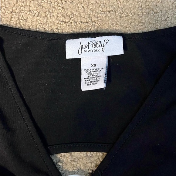 black crop top - Picture 3 of 3